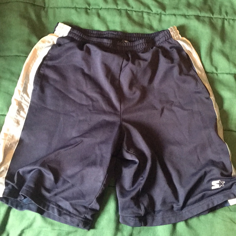 Starter Men’s basketball shorts medium